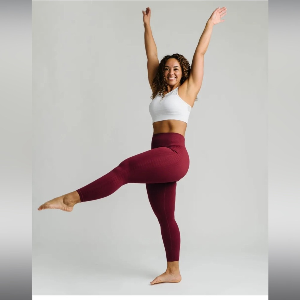 Zyia Scarlet Ribbed Seamless Leggings 7/8 24” Sz L - Picture 4 of 11